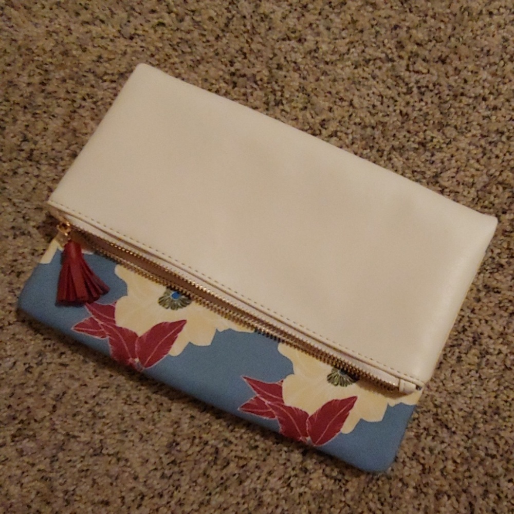 NWOT Rachel Pallet fold over clutch